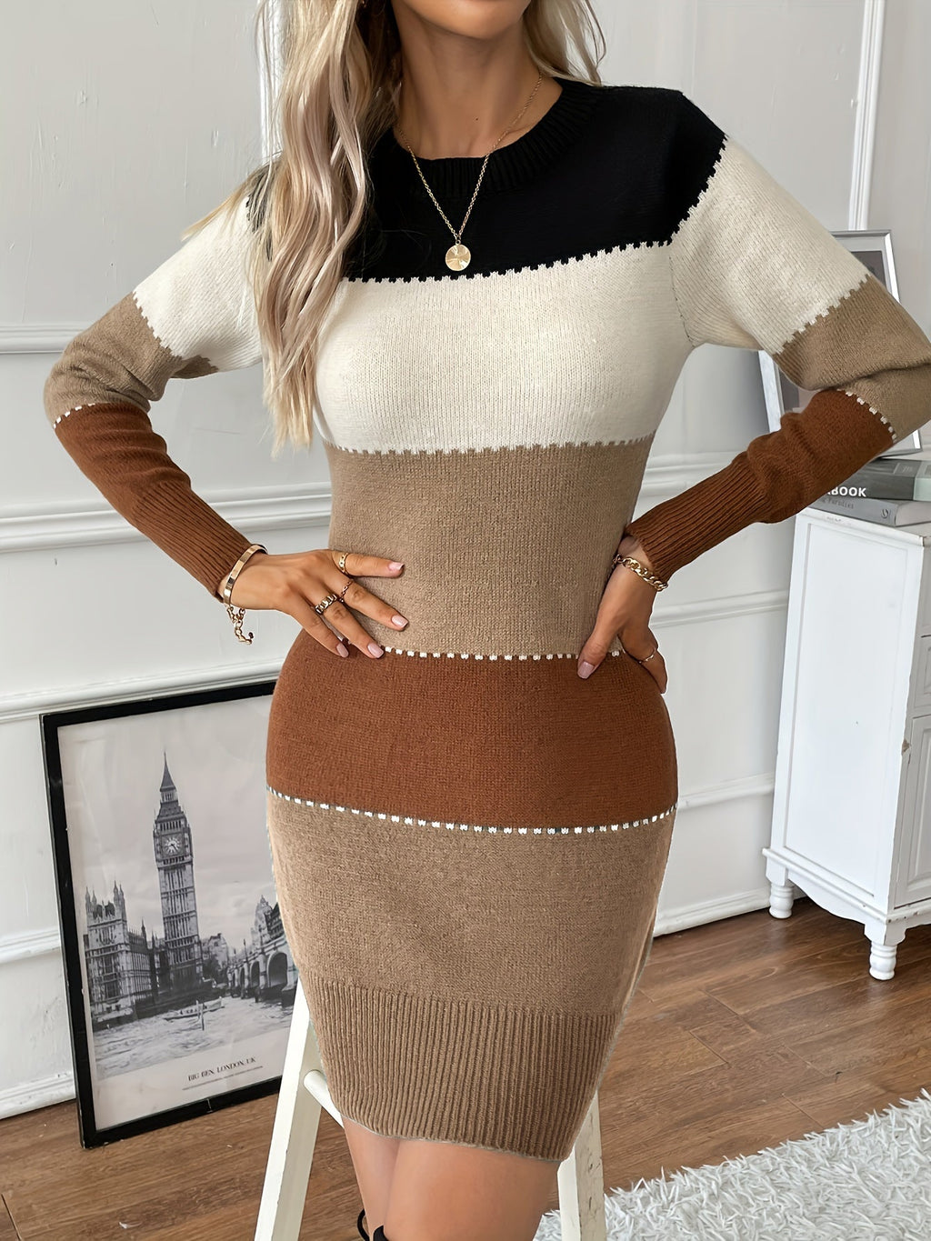 Fitted colour block knit sweater dress with crew neck, long sleeves and contrast stitch trim